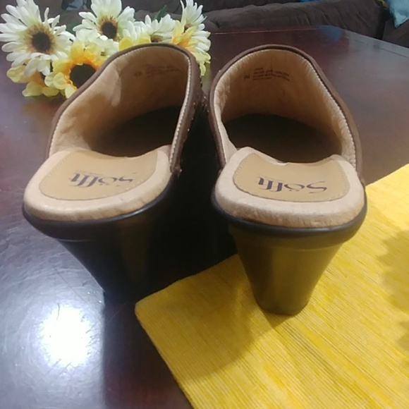 Sofft Leather Stuuded Mule Clog Slip On Heel Shoe - Picture 5 of 8